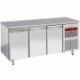 Table de congélation dessus inox central, 3 portes